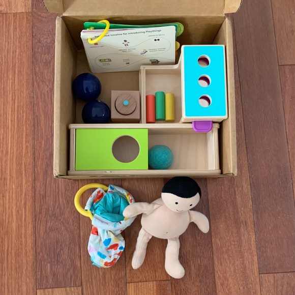 LOVEVERY The Thinker Play Kit 11-12 Months Montessori - Picture 1 of 2